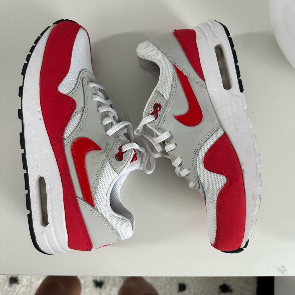 Air max red and white size 7 men’s/kids 8.5 women’s.